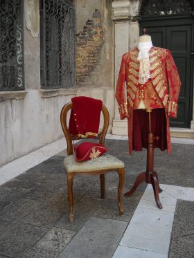 cu727 Marsina Rossa/Pailettes