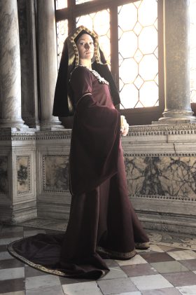 cd528 Caterina d'Aragona tg: 44